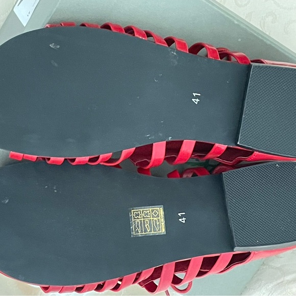 Antelope Red women sandals like new - Picture 6 of 13